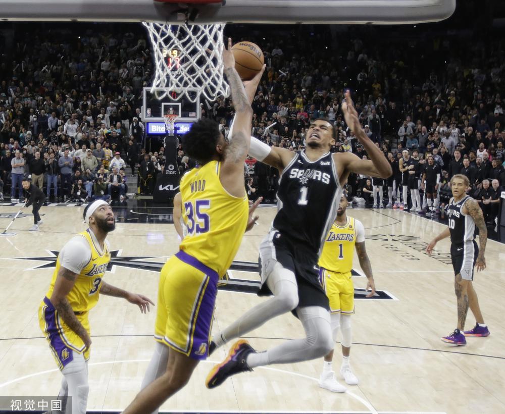 凭借团队的 凭借团队的