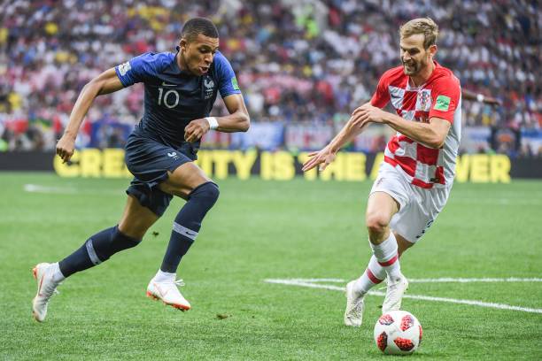 兩端表現得 兩端表現得